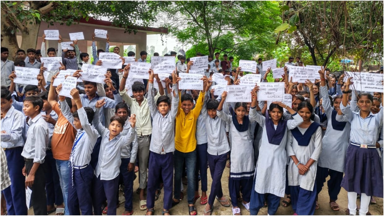 Gen Alpha students staged a protest for road construction in Shahjahanpur