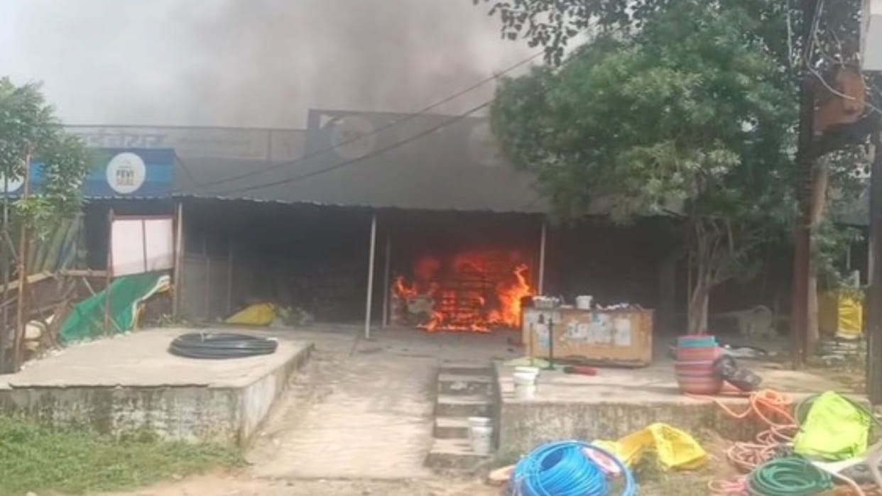 Massive fire in Sarni, MP: Hardware shop and service center gutted.