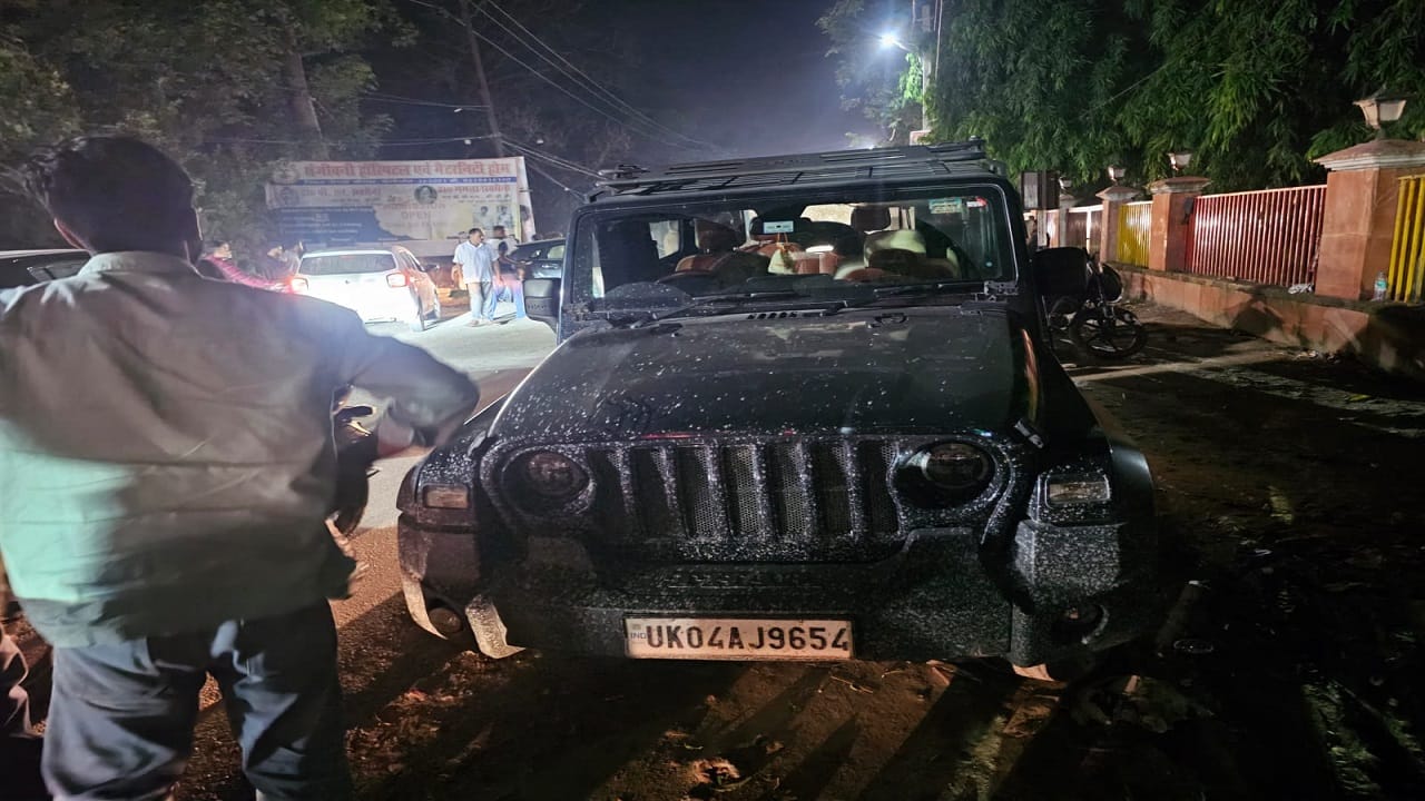 घटनास्थल पर खड़ी थार गाड़ी