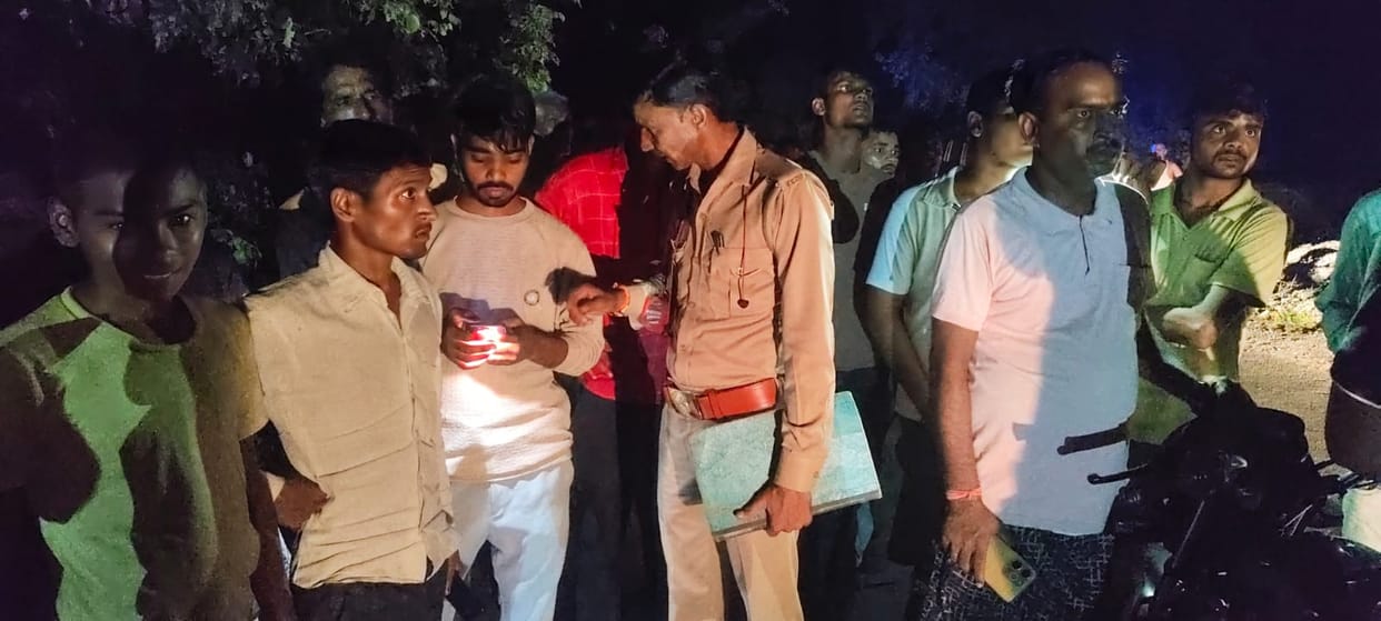 Hardoi Road Accident, Hardoi Sitapur Road Accident, Tractor Trolley Accident, Mother-in-Law Son-in-Law Death,