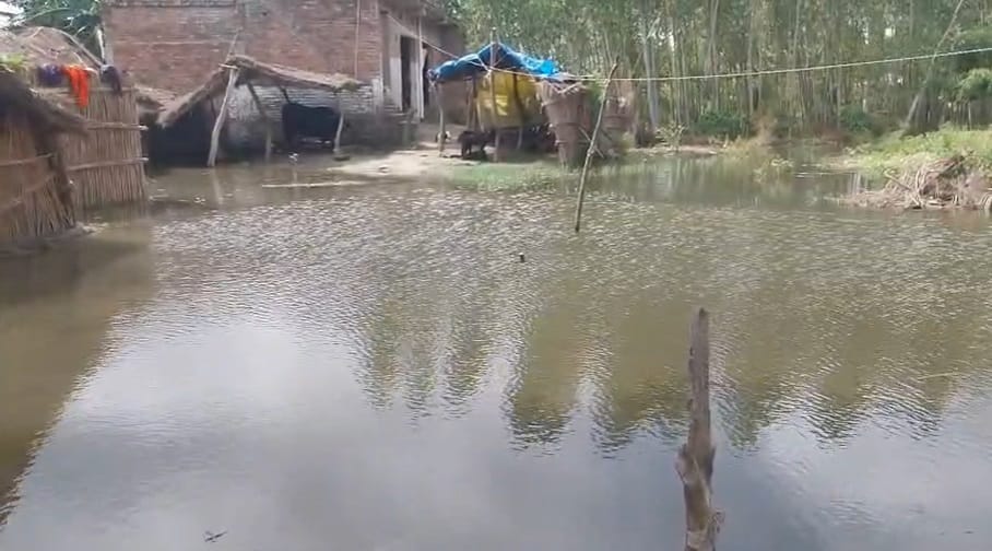 Flood in Badaun Rising water levels of Ganga and Ramganga submerge several villages