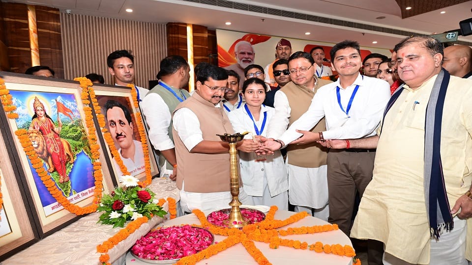 BJP National President held a direct dialogue with the youth in Haldwani along with CM Dhami