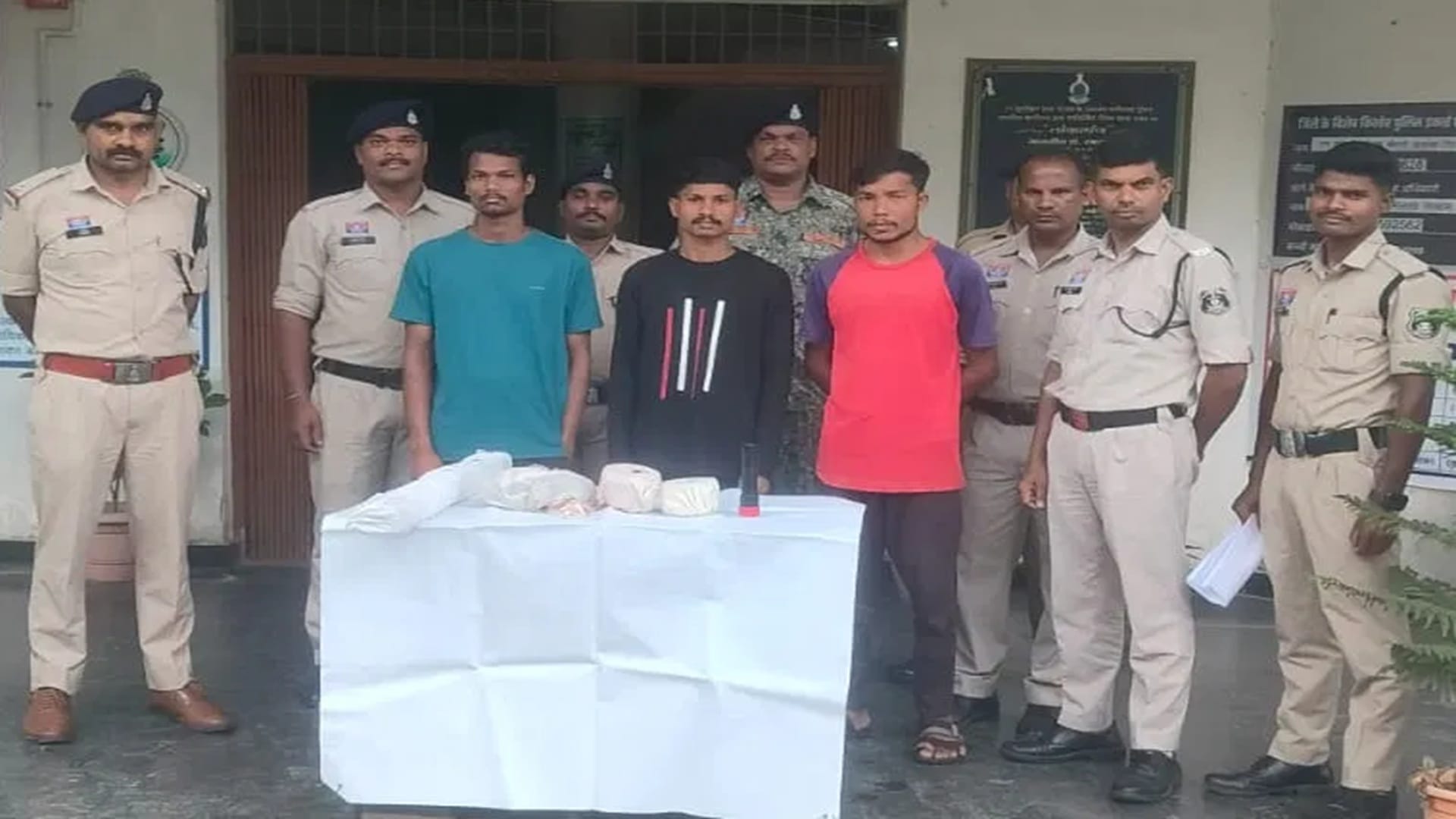 पुलिस ने तीनों आरोपियों को किया गिरफ्तार