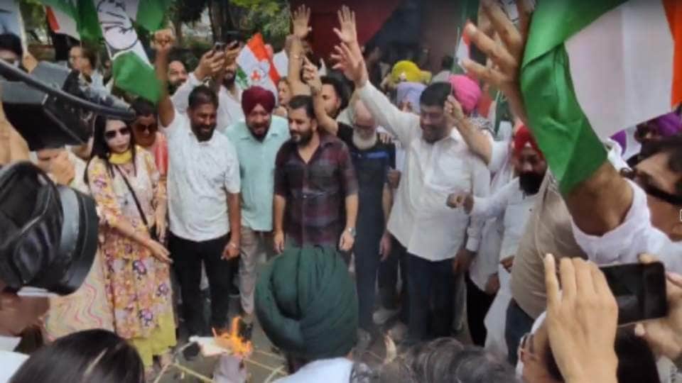 Congress protests over the Gulzar Singh suicide case