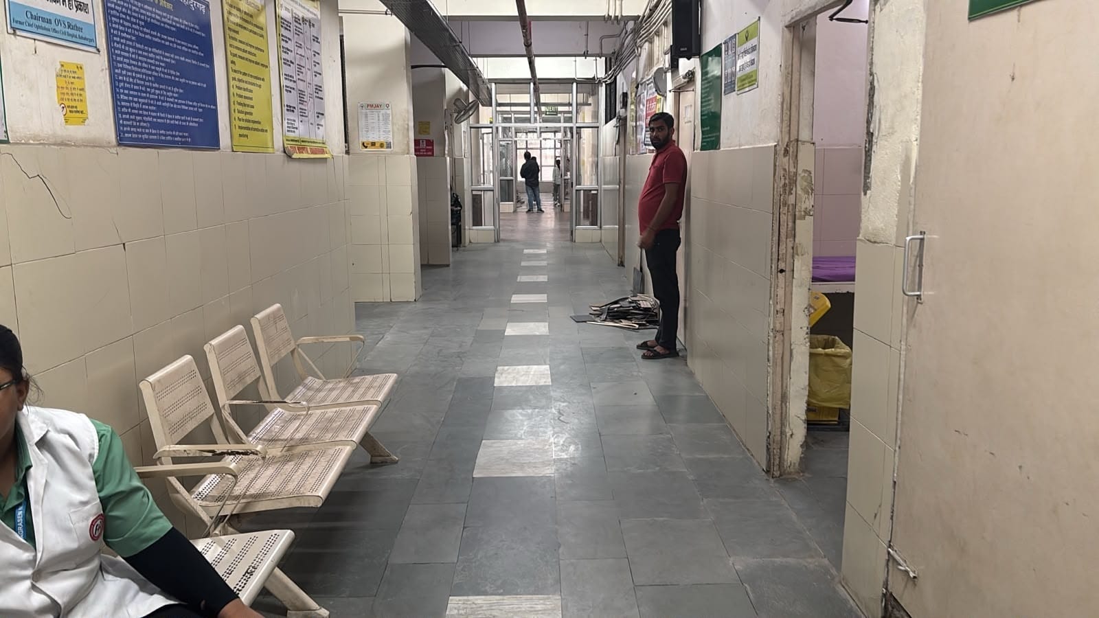 खाली पड़ा सिविल अस्पताल