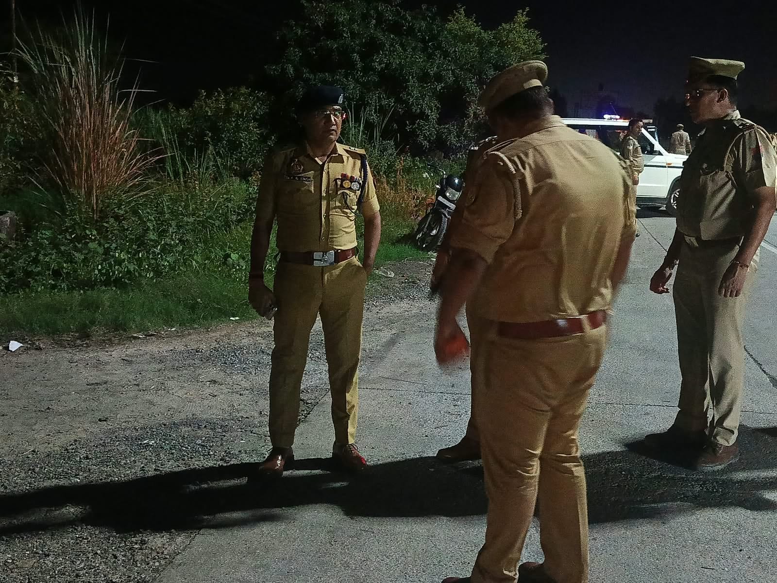 मौके पर मौजूद पुलिस