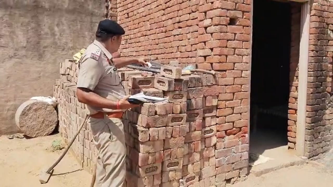 मौके पर पहुंची पुलिस