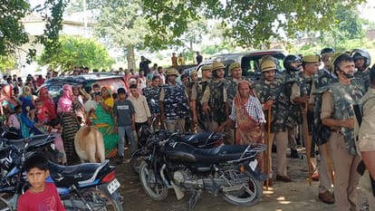Bisaru village in Sambhal turned into a cantonment Dispute over installing a gate at madrasa SP arrives at sce