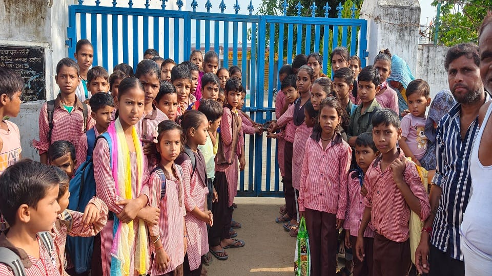 Headmistress suspended after student gets electrocuted in school