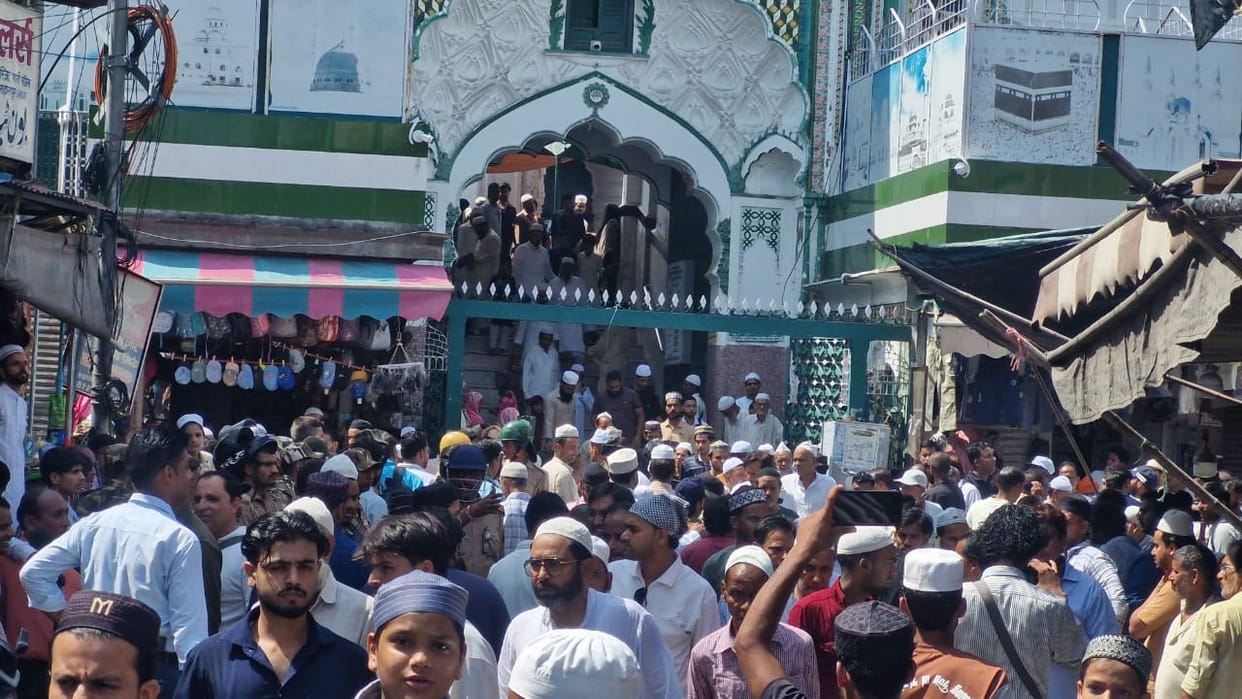 Saharanpur: Friday Prayers Held Peacefully After Collectorate Mosque Demolition, Heavy Police Deployment