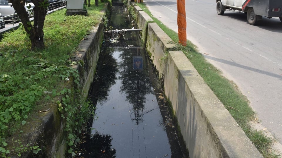 मुरादाबाद में खुले नाले