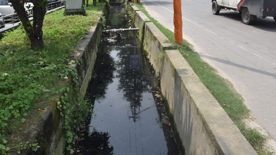मुरादाबाद में खुले नाले