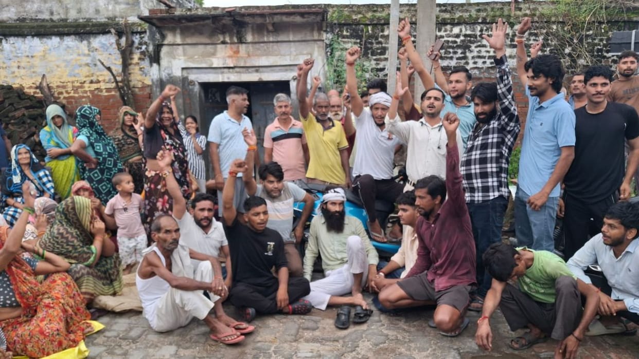 Prince Jadaun chief of Sanatan Raksha Vahini sat on protest in Bulandshahr against UGC