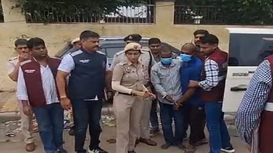 पुलिस की गिरफ्त में आरोपी