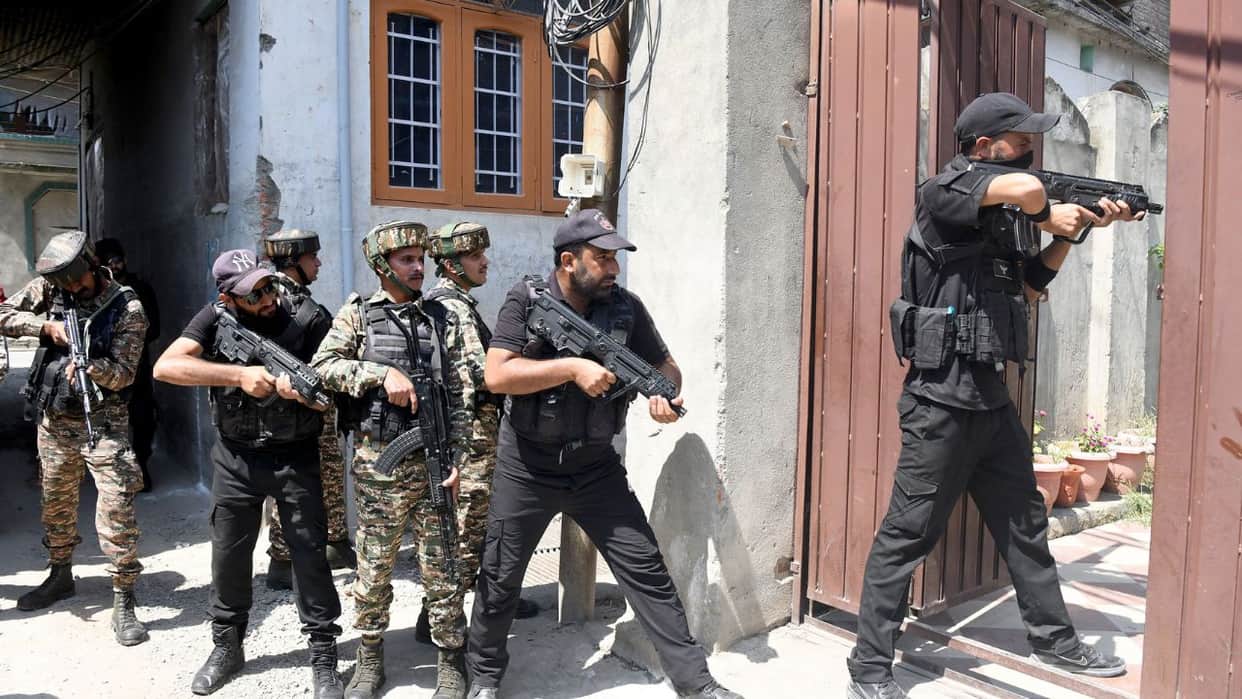 Pakistani Rangers opened fire on the LoC in Teetwal.