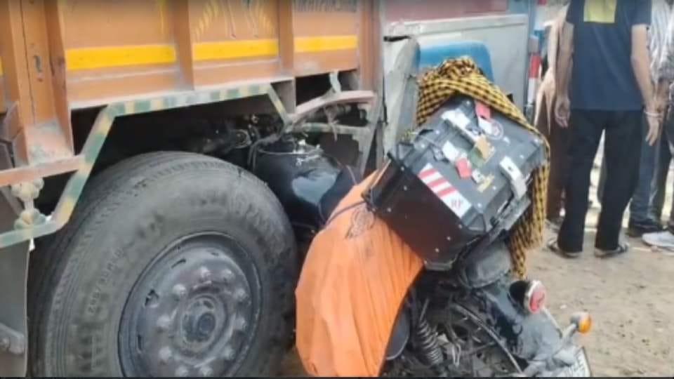 Gujarat young boy dies in road accident