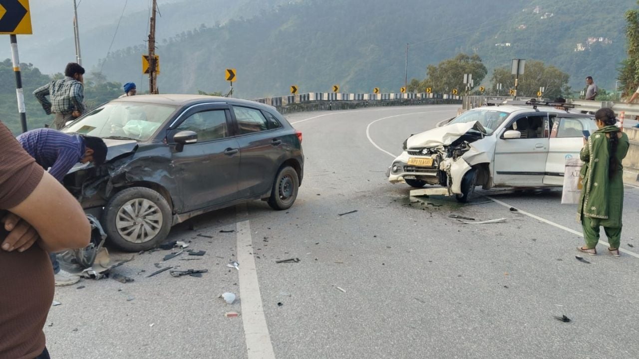 mandi kullu highway car collision three injured dyod