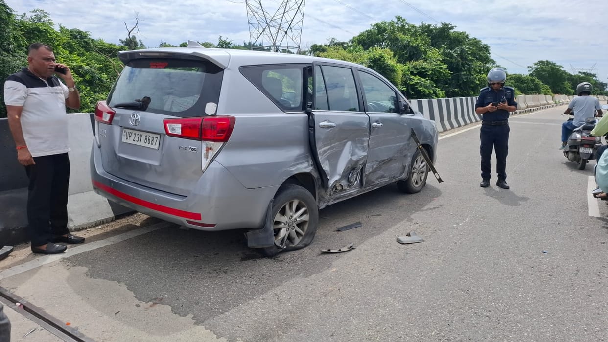 Haridwar Kangri Flyover Accident Max Vehicle Collides With Two Cars Three Vehicles Damaged Uttarakhand news