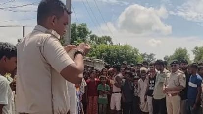 गंगा स्नान कर लौट रहे दंपती को ट्रॉली ने कुचला