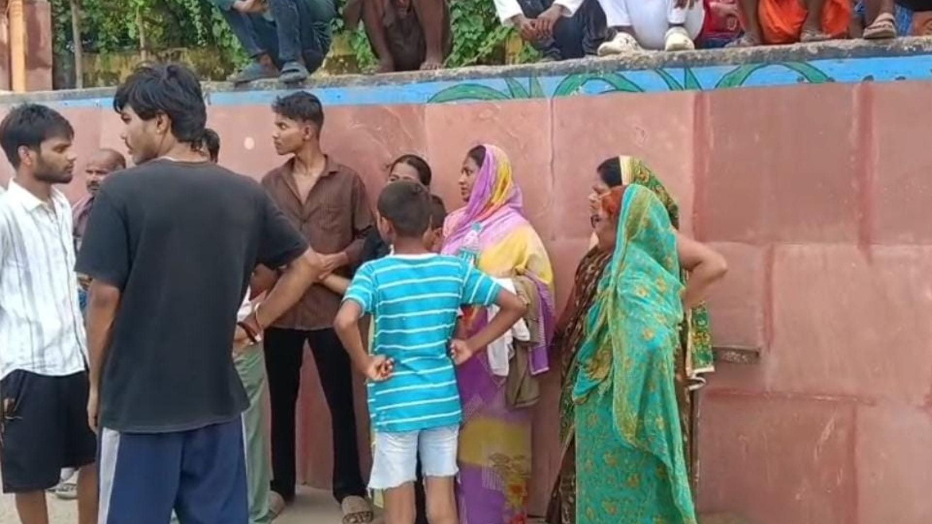 घटना के बाद घाट पर अफरा-तफरी का माहौल