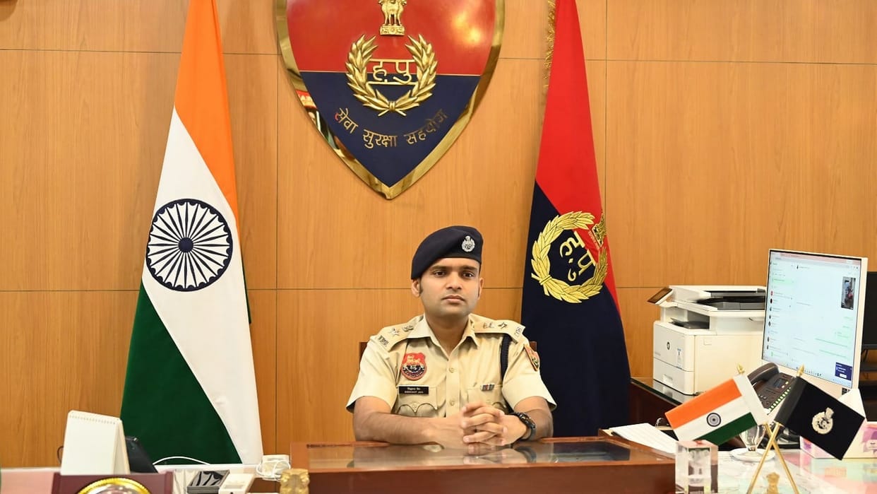 Hisar Police Crackdown: Clampdown on illegal weapons, drugs, gambling, and liquor; 128 arrested in 83 Arms Act