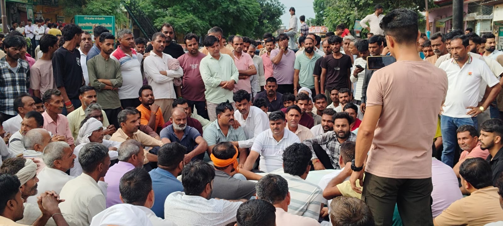 Nitin Murder Case: Villagers Block Meerut-Bijnor Road With Body, Demand Arrest and Encounter of Accused