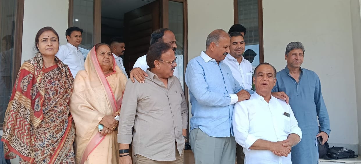 Congress Begins Jaipur Camp Ahead of Counting, Fears Horse-Trading in Mayor Poll