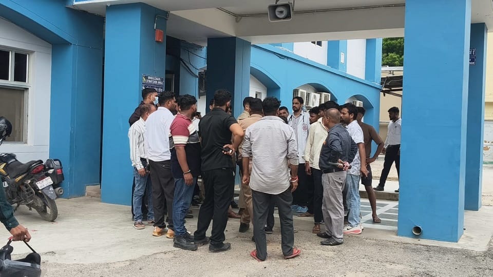 Youth stabbed to death for refusing to give cigarette