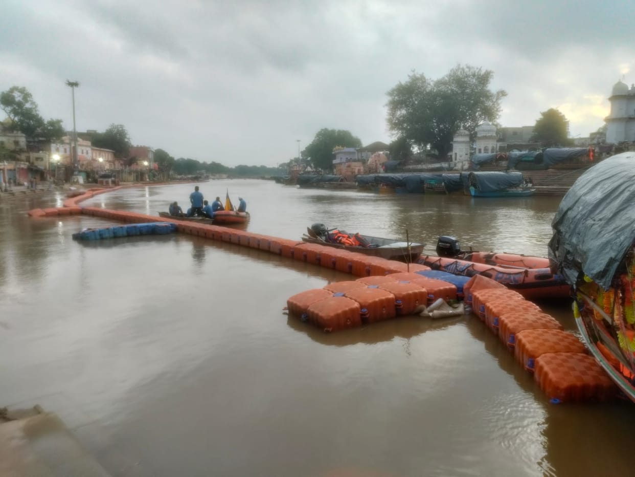 Mandakini River Water Level Rises Again, Ghat Steps Submerged in Chitrakoot