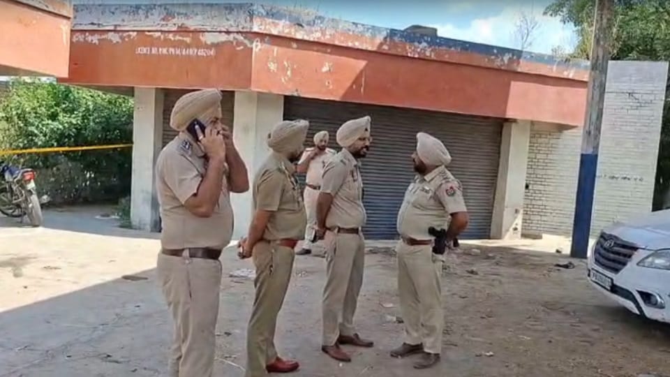 Police encounter in Tarn Taran wanted accused injured