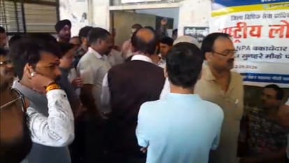 Kanpur Lawyers Protest During National Lok Adalat, Ask Advocates to Leave Courtrooms