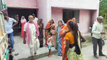 Bull Attacks Father-Son in Unnao, Son Dies While Father Seriously Injured