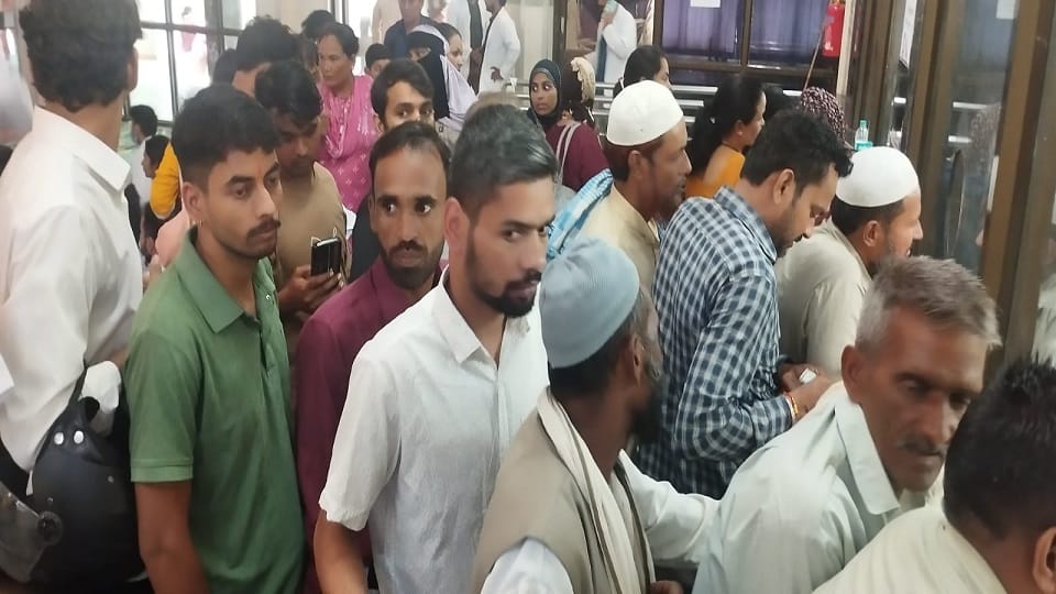 स्टाइपेंड बढ़ाने की मांग पर पीजी डॉक्टरों ने की हड़ताल