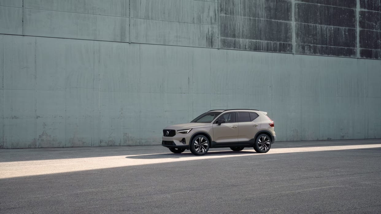 Volvo XC40, EX40, EC40 Updated New Design, 11.2-inch Screen, Google Gemini