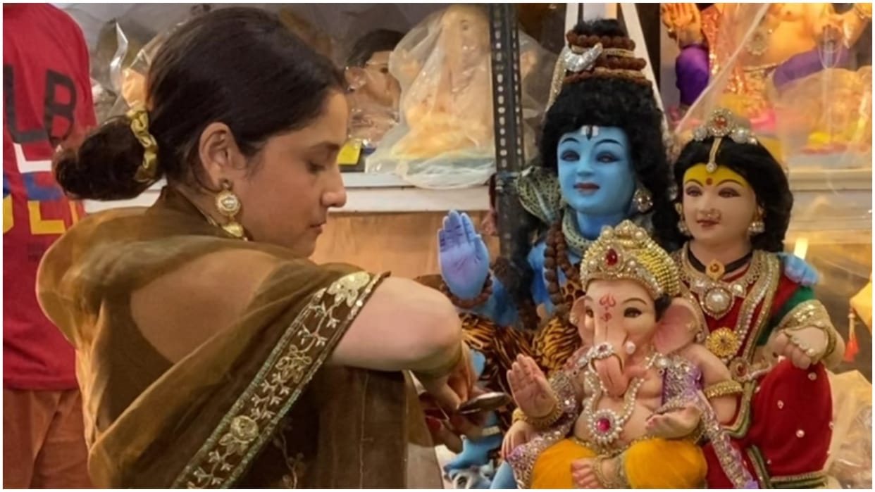 Ankita Lokhande celebrated ganesh chaturthi and bring bappa
