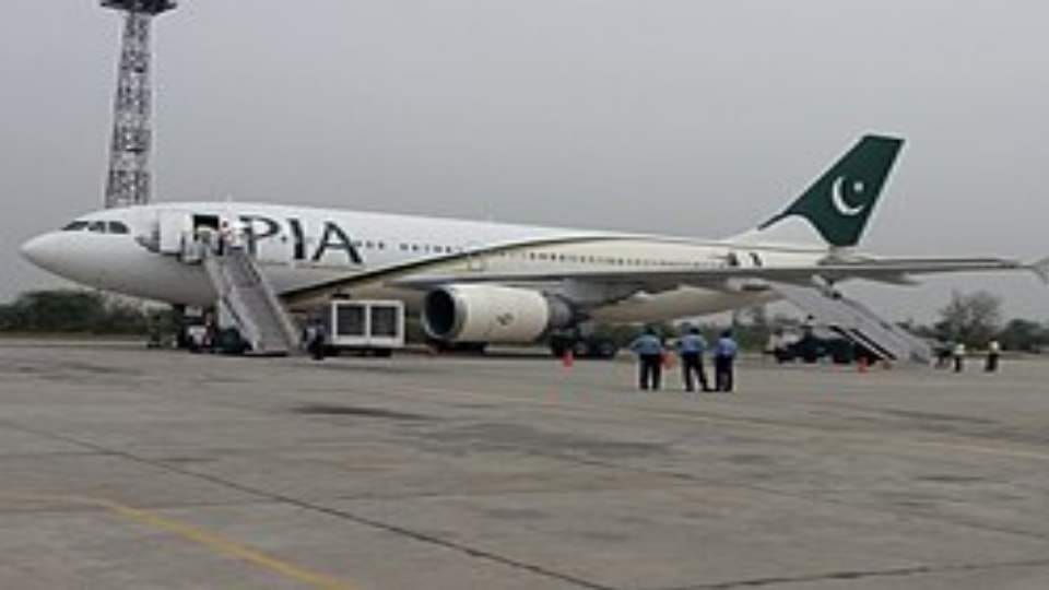 Pakistan stops Sikh pilgrims from entering India