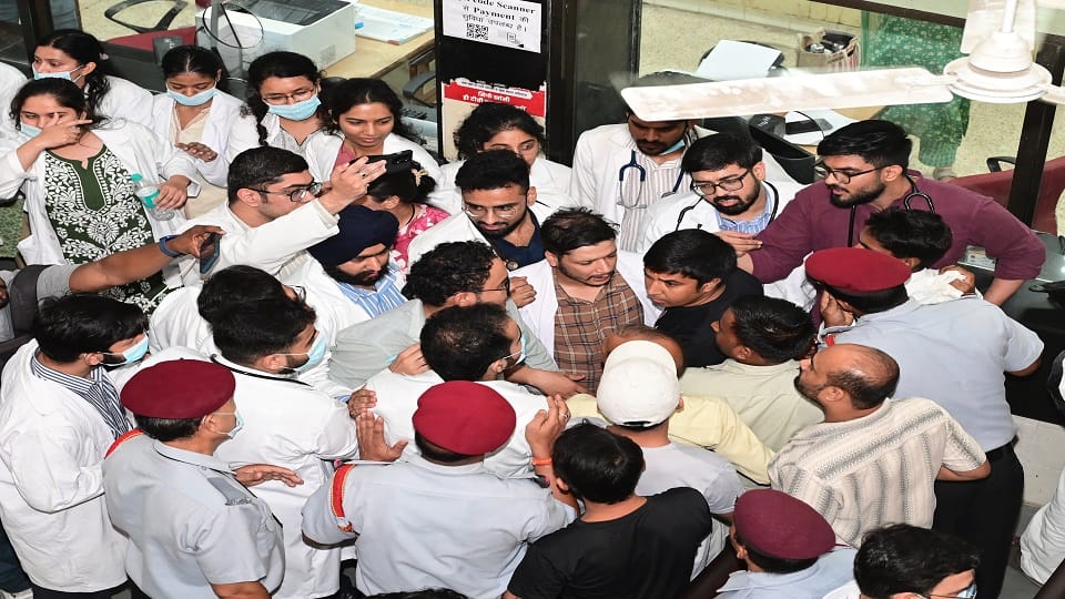 PG doctors boycott OPD at STH; police had to be called