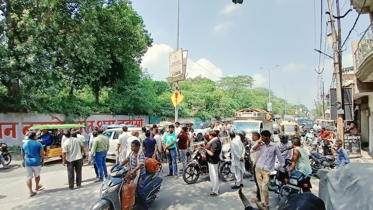 Kanpur Ash pond overflows water floods the street; Ratanpur residents anger erupts leading to massive protest