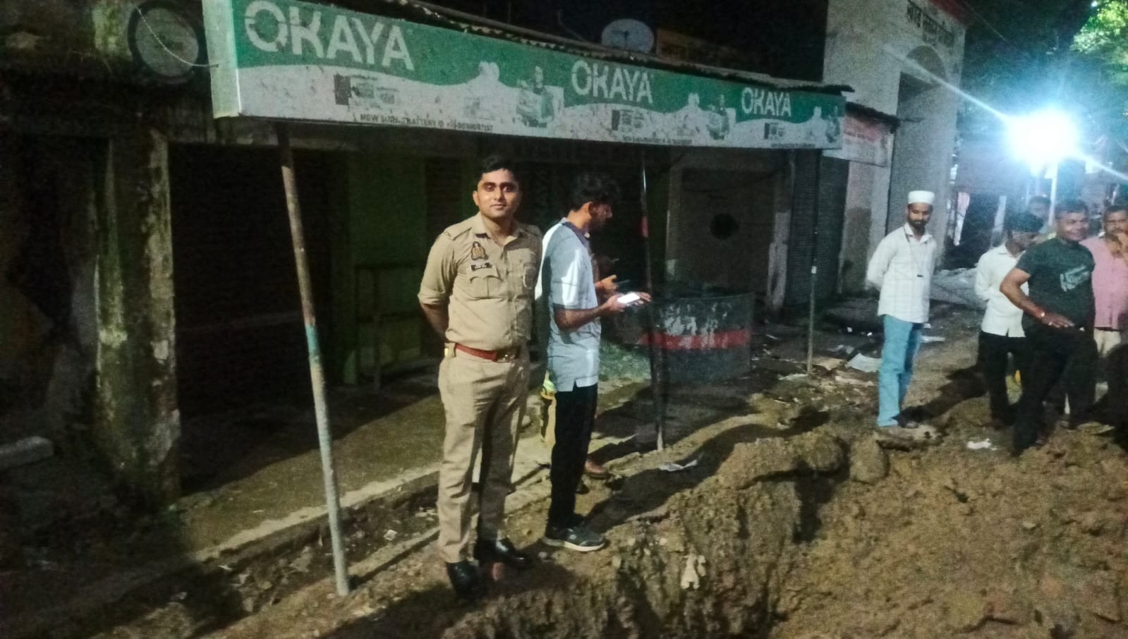 बिना सूचना जेसीबी चलाने से गैस लाइन में धमाका