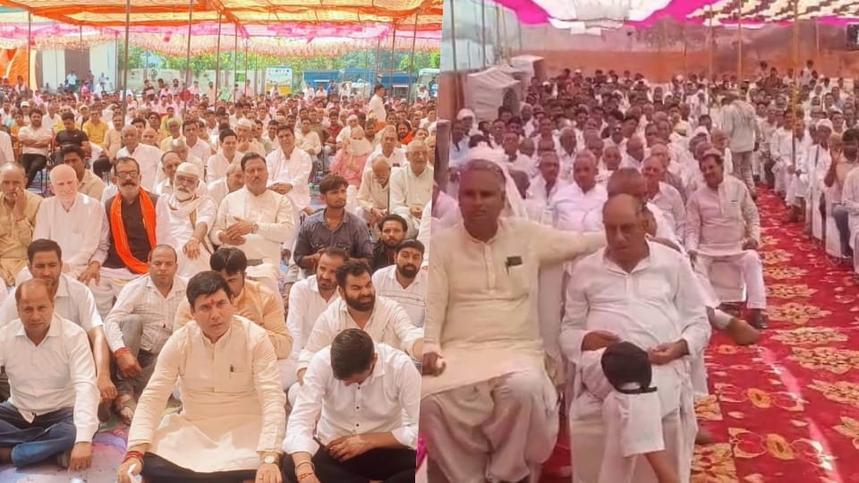 Two separate mahapanchayats were held, one in support of MLA Nandkishore and the other in opposition to him