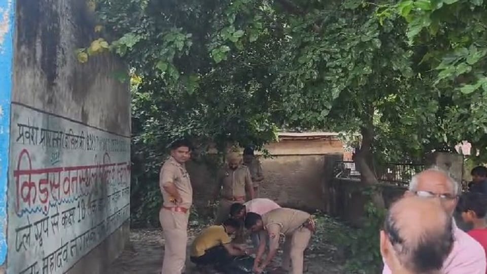 Body of man found in park in agra