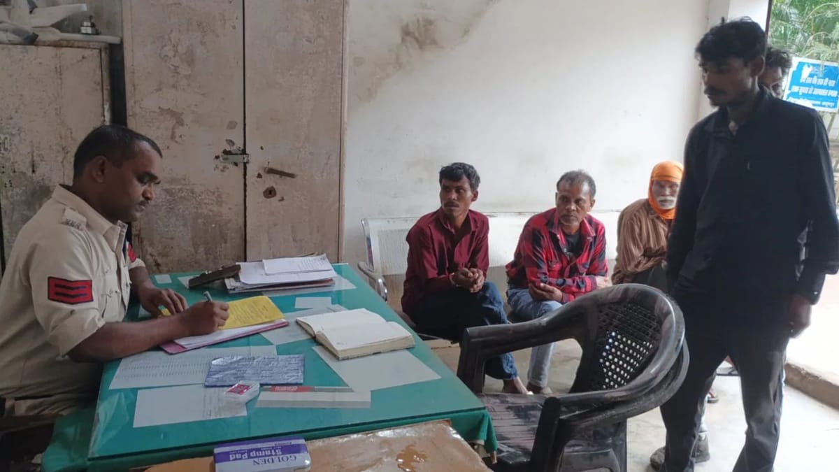 अनूपपुर में रफ्तार का कहर: बाइक सवार चार युवकों को अज्ञात वाहन ने मारी टक्कर, दो की मौत; दो घायल