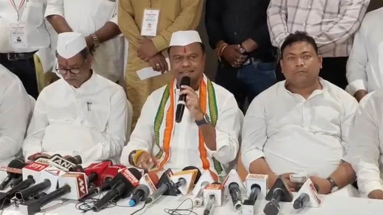 Chhattisgarh Politics Angry BJP Leaders Ready to Join Congress Claims Deepak Baij After Bilaspur Training Camp