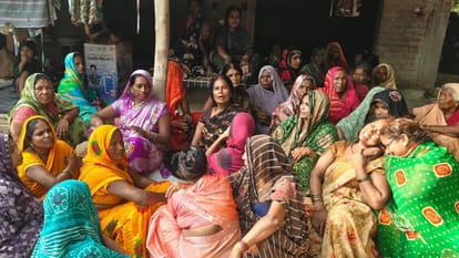 Sisters-in-law die in road accident in Ghazipur Accident occurred while walking