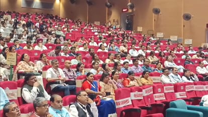AI Manthan 2.0 Concludes at CSJMU, Governor Anandiben Patel Felicitates Hackathon Winners