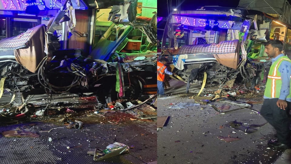 severe collision between bus and a truck on Yamuna Expressway Two killed and six injured