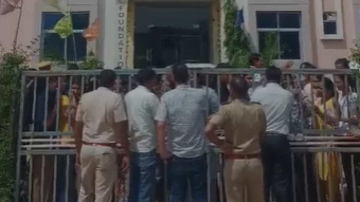 rajasthan set 2026 jaipur paper delay candidates protest 1 77 lakh examinees