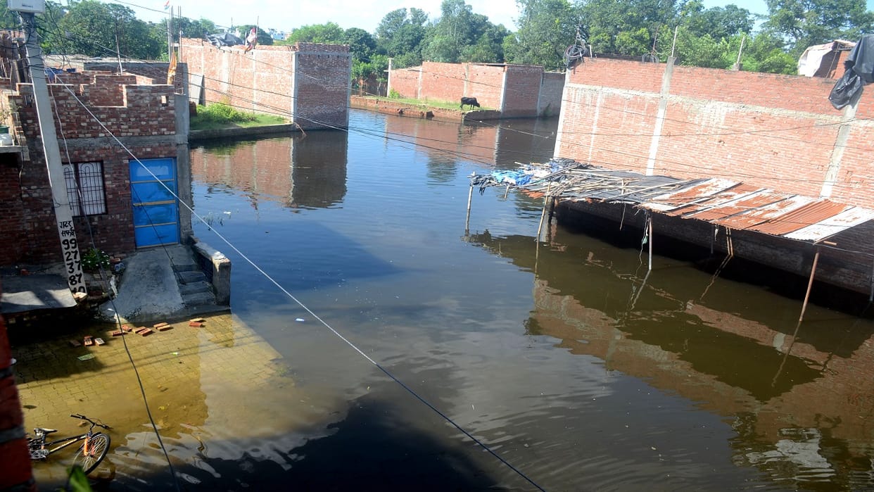 Water recedes in Lajpat Nagar and Kila chhawani but problems remains in Bareilly