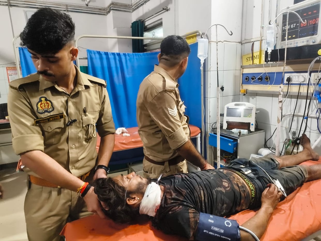 Kanpur: Unidentified Ragpicker Injures Neck With Cutter Outside Chakeri Police Station