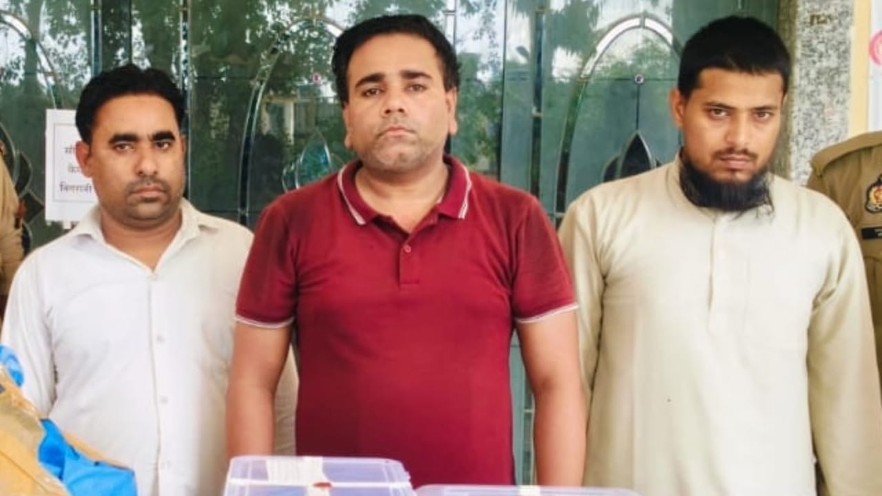 नकली दवाओं का ऑनलाइन कारोबार करने के आरोपी